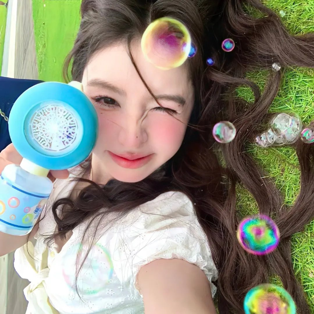 皇后低头看看朕